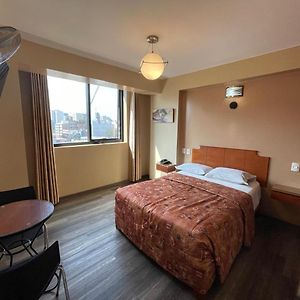 Standard Zimmer mit Kingsize-Bett